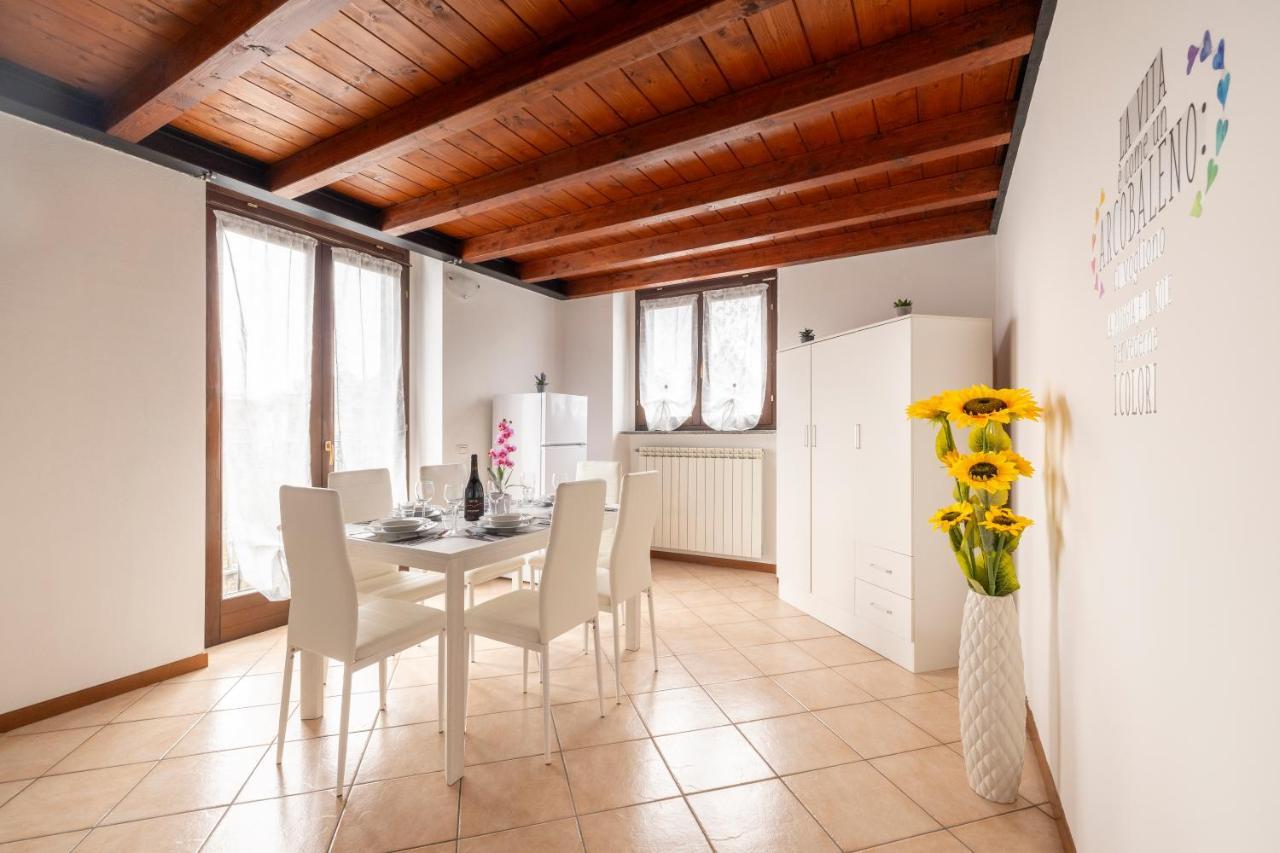 Apartamento 10' Da Malpensa & 1' Dalla Stazione TreniShuttle Somma Lombardo Exterior foto